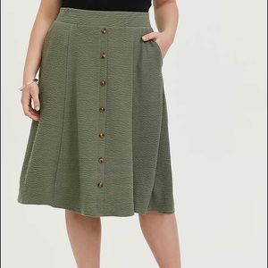 NWT TORRID Textured Green Button Down Midi Skirt